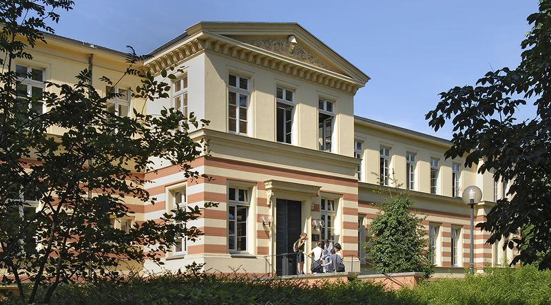 Datei:2007 06-GIUB Gebäude 020 100.jpg
